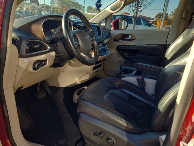 2017 Chrysler Pacifica Touring L photo 4