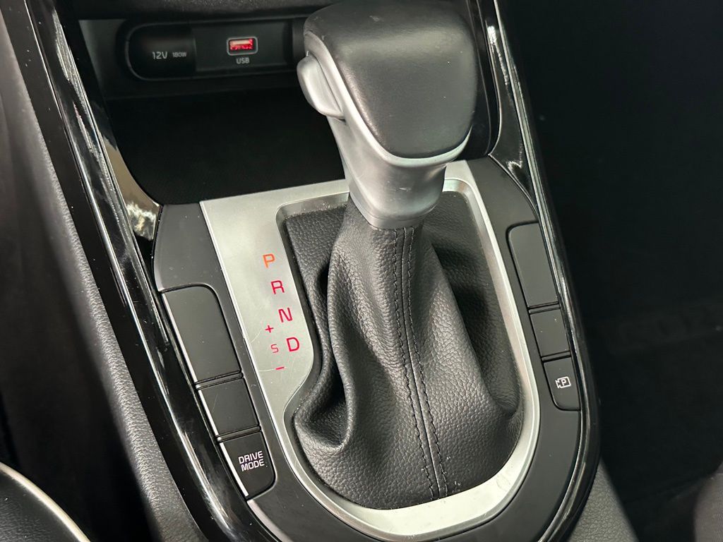 2023 Kia Forte GT-Line photo 17