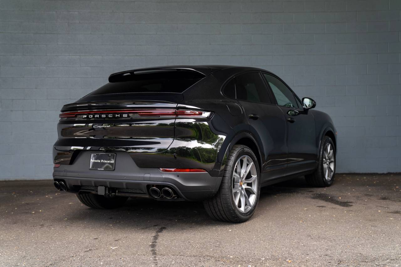 2025 Porsche Cayenne Coupe photo 13