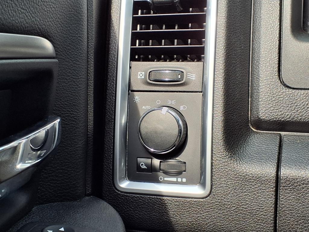 2024 Ram 1500 Classic Warlock photo 23