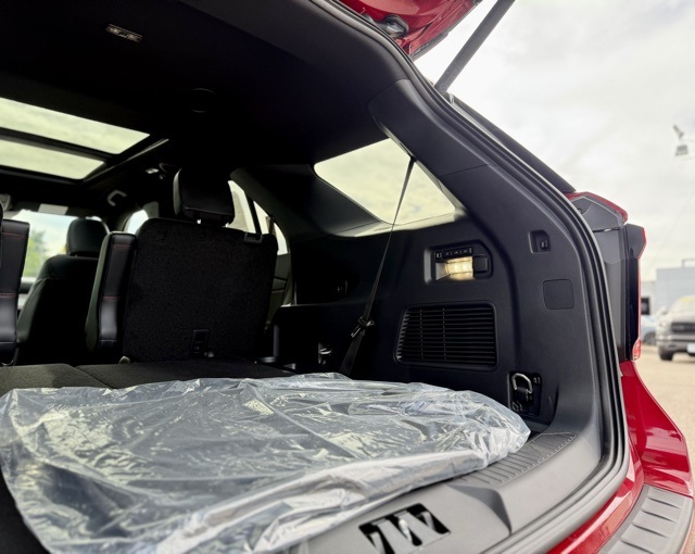 2025 Ford Explorer ST photo 6