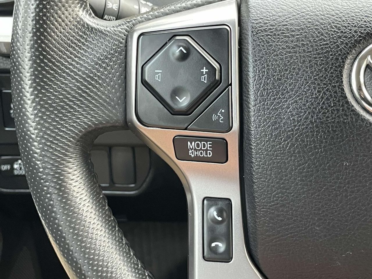 2022 Toyota Tacoma SR5 V6 photo 21