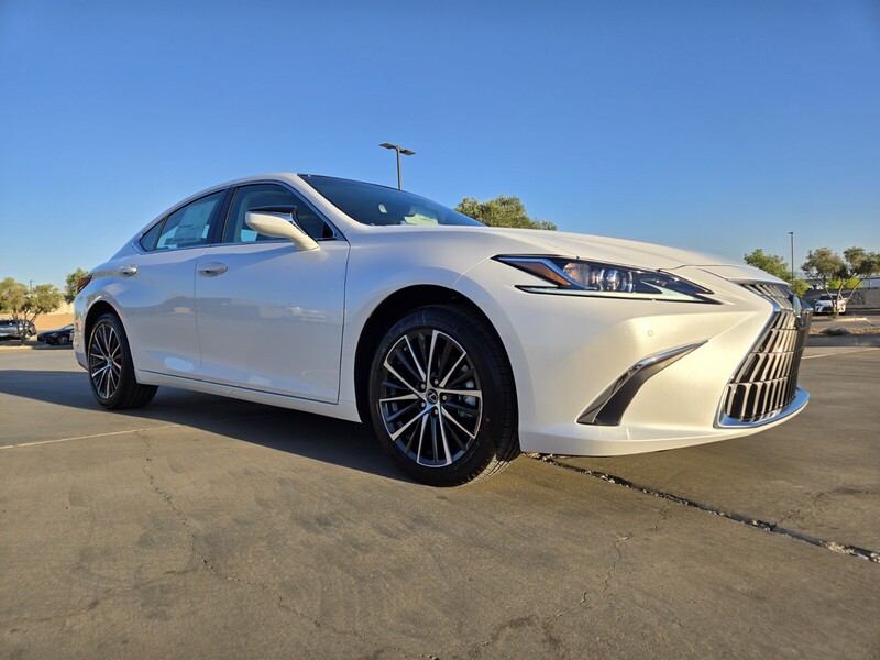 2025 Lexus ES 350 photo 2