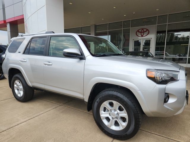 2024 Toyota 4Runner SR5 photo 3