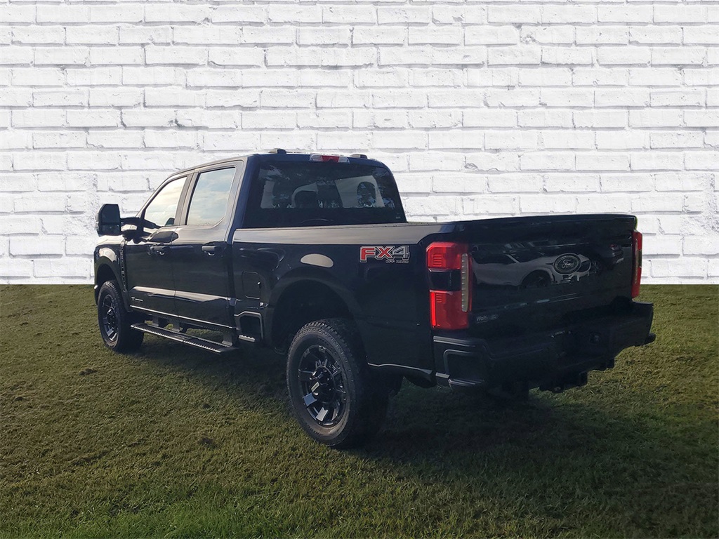 2025 Ford F-350 XL photo 3
