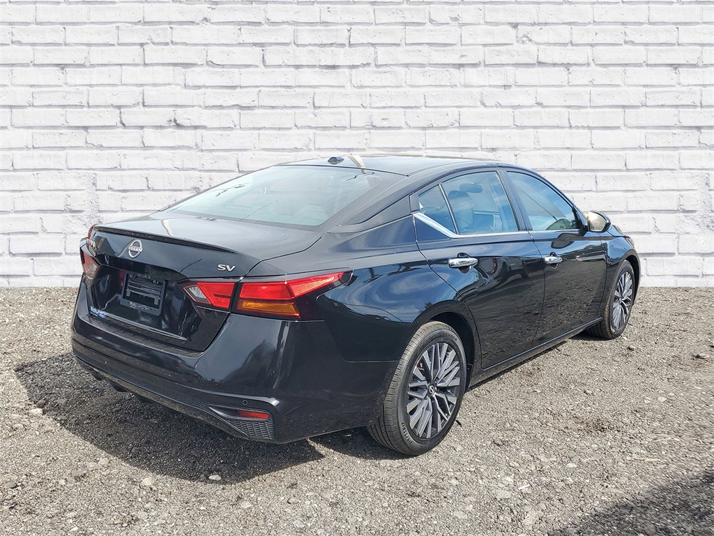 Used 2023 Nissan Altima SV with VIN 1N4BL4DV7PN348622 for sale in Live Oak, FL