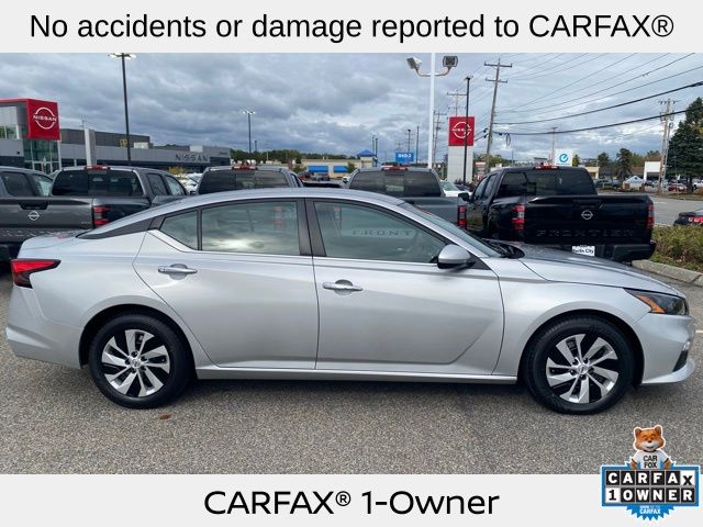 2022 Nissan Altima 2.5 S photo 2