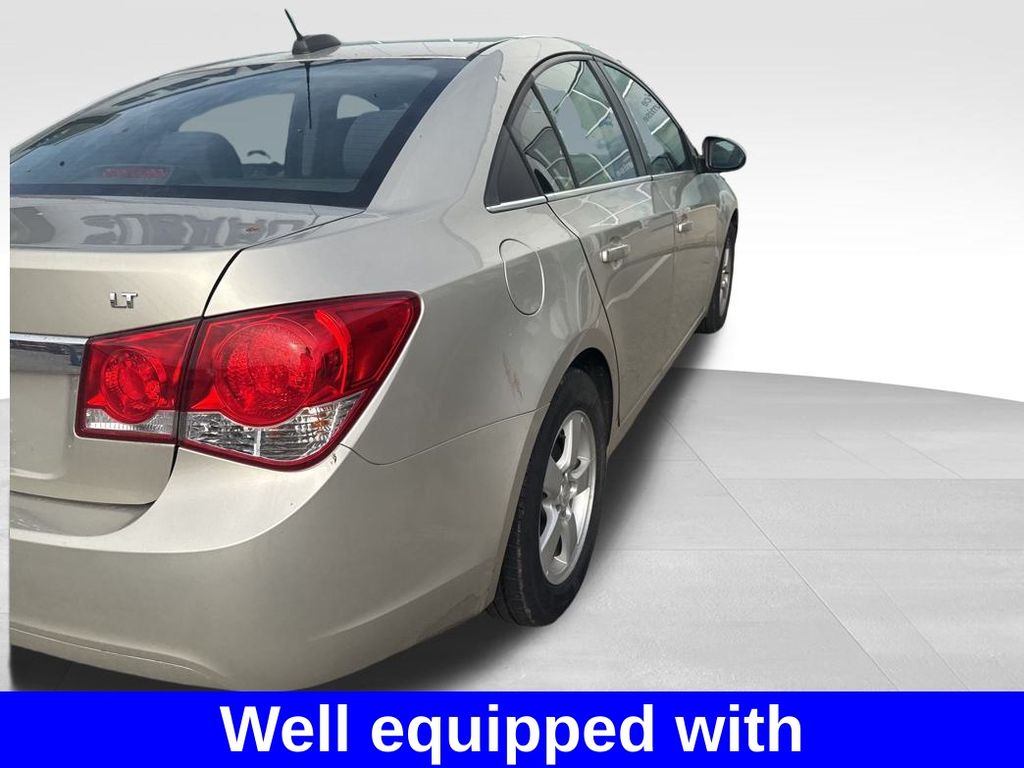 2016 Chevrolet Cruze photo 3