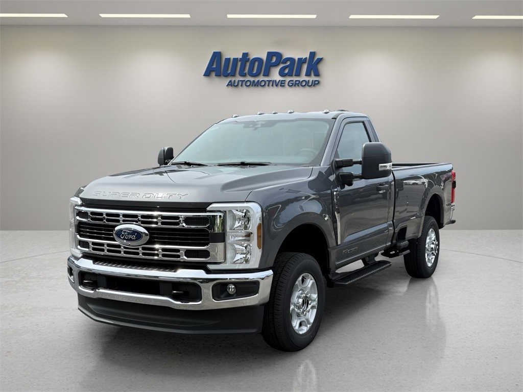 2026 Ford F-350 XLT photo 3