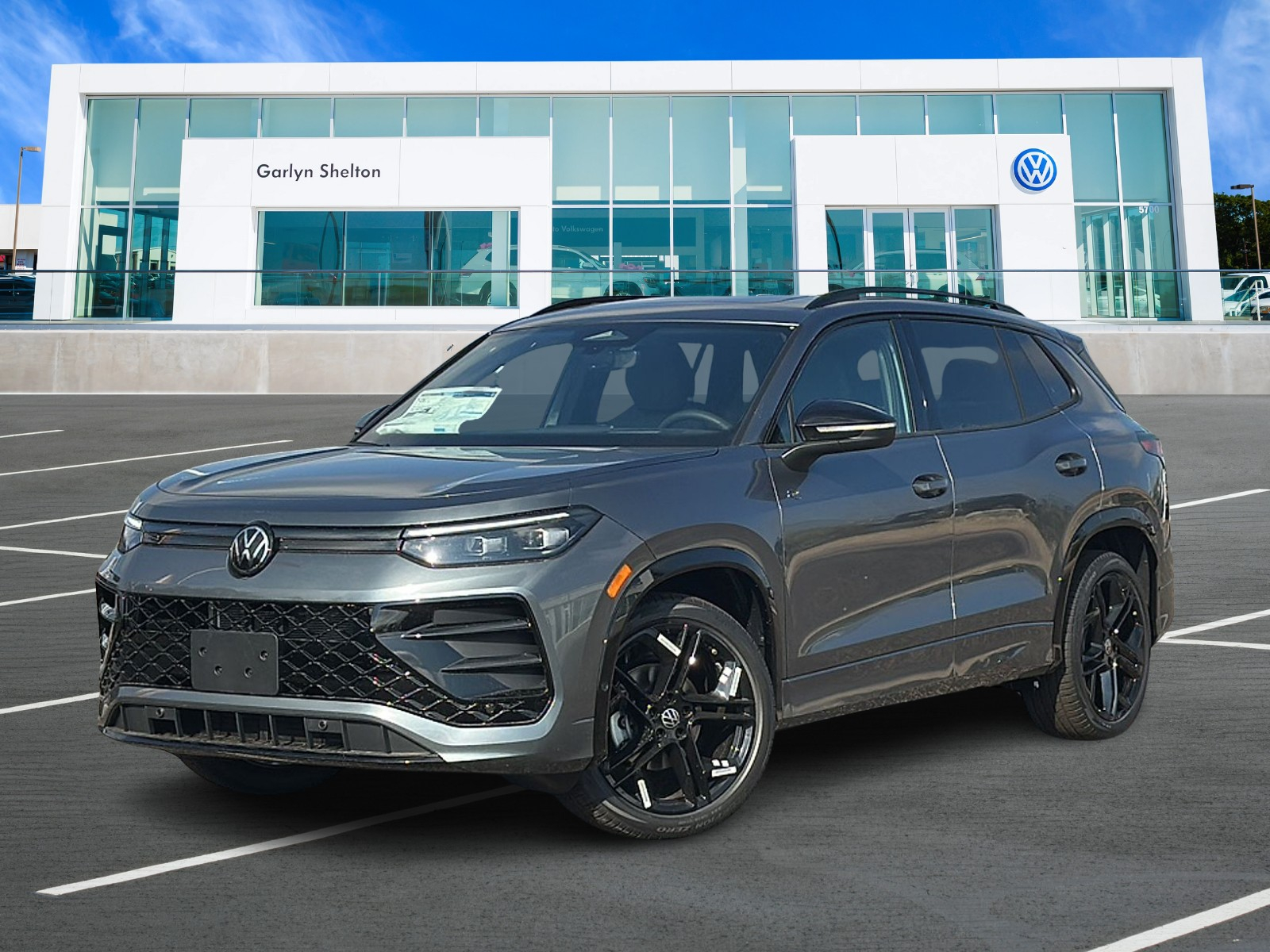 2026 Volkswagen Tiguan SE R-LINE BLACK's photo