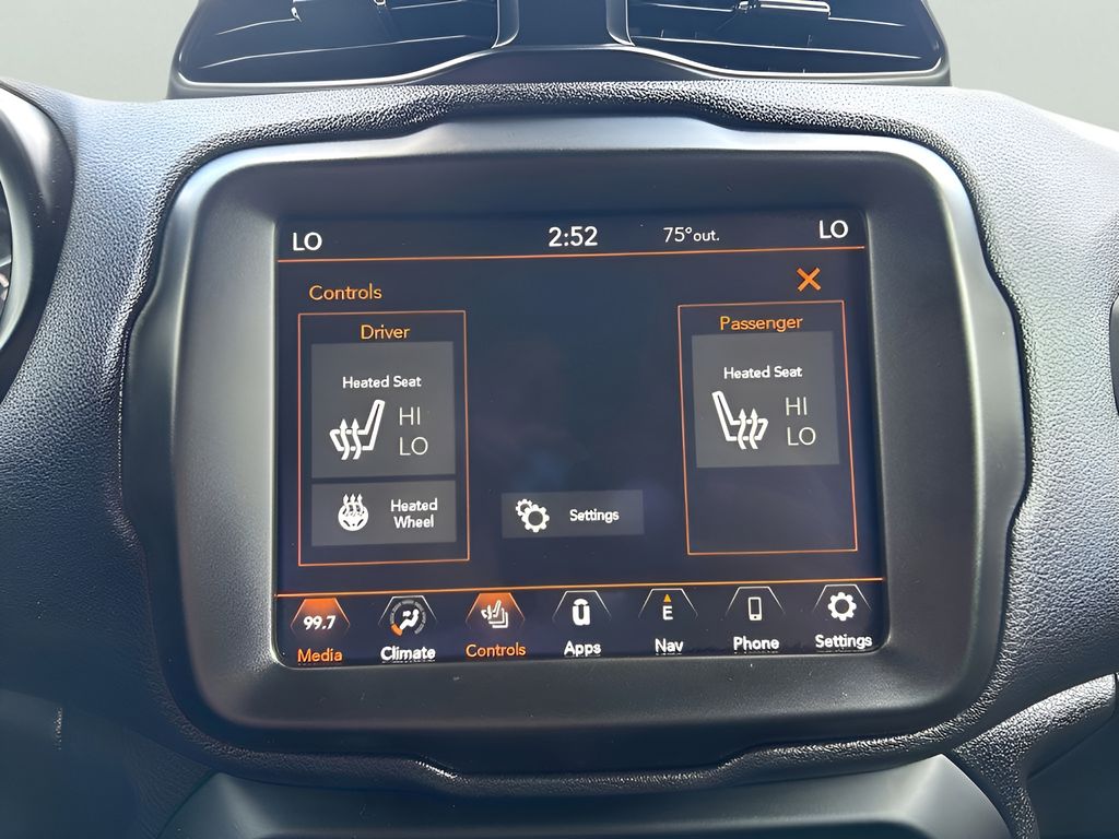 2022 Jeep Renegade Altitude photo 14