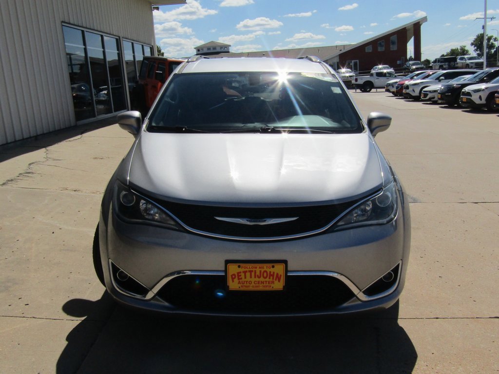 2019 Chrysler Pacifica Touring L photo 10