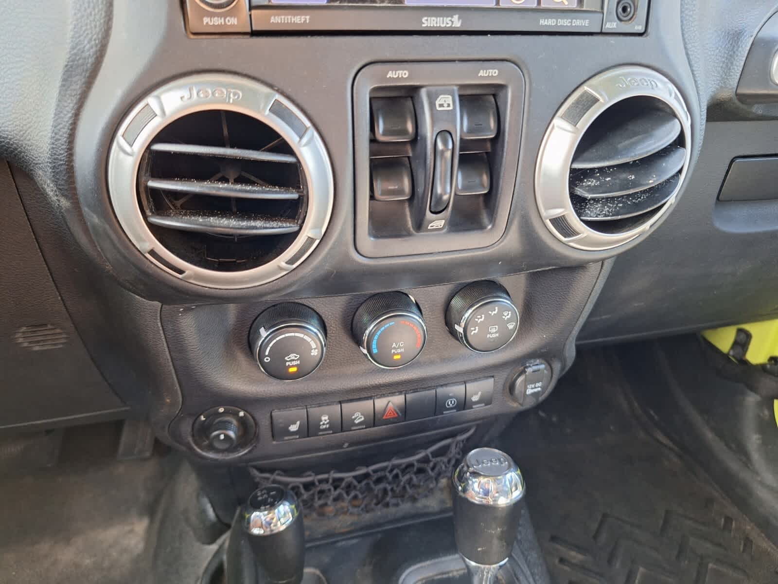 2016 Jeep Wrangler Unlimited Sahara photo 7