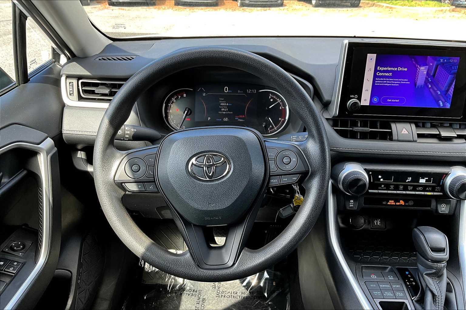 2024 Toyota RAV4 LE photo 5
