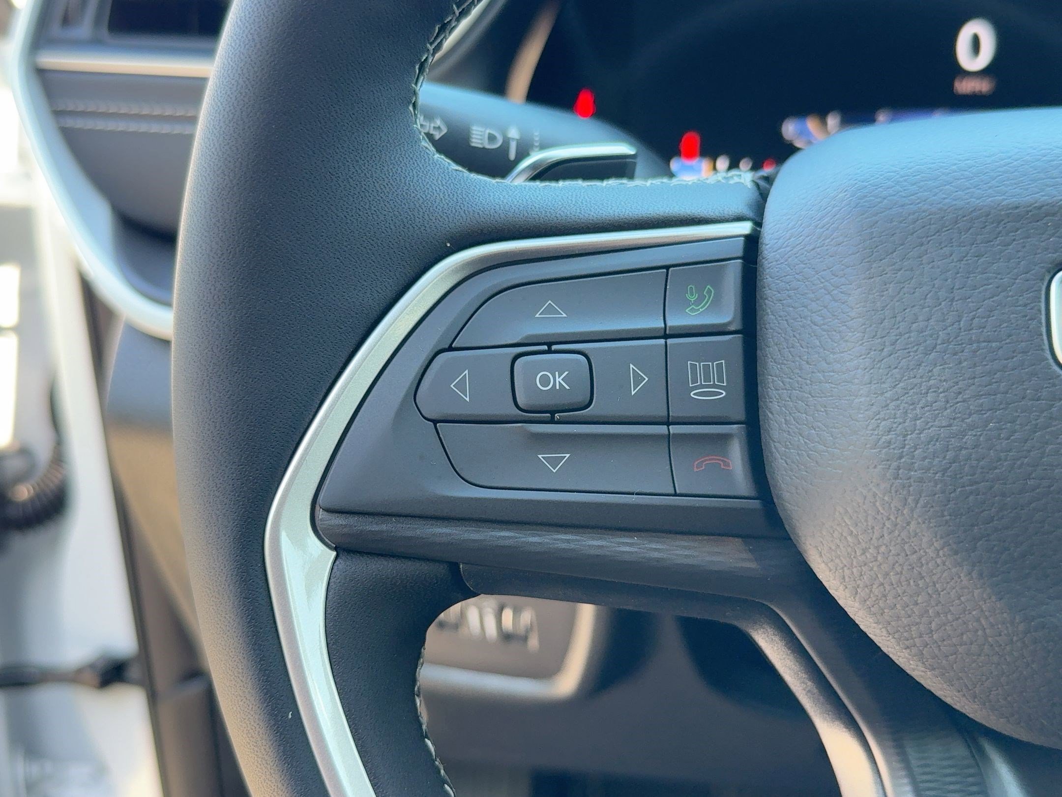 2025 Jeep Grand Cherokee Laredo photo 14