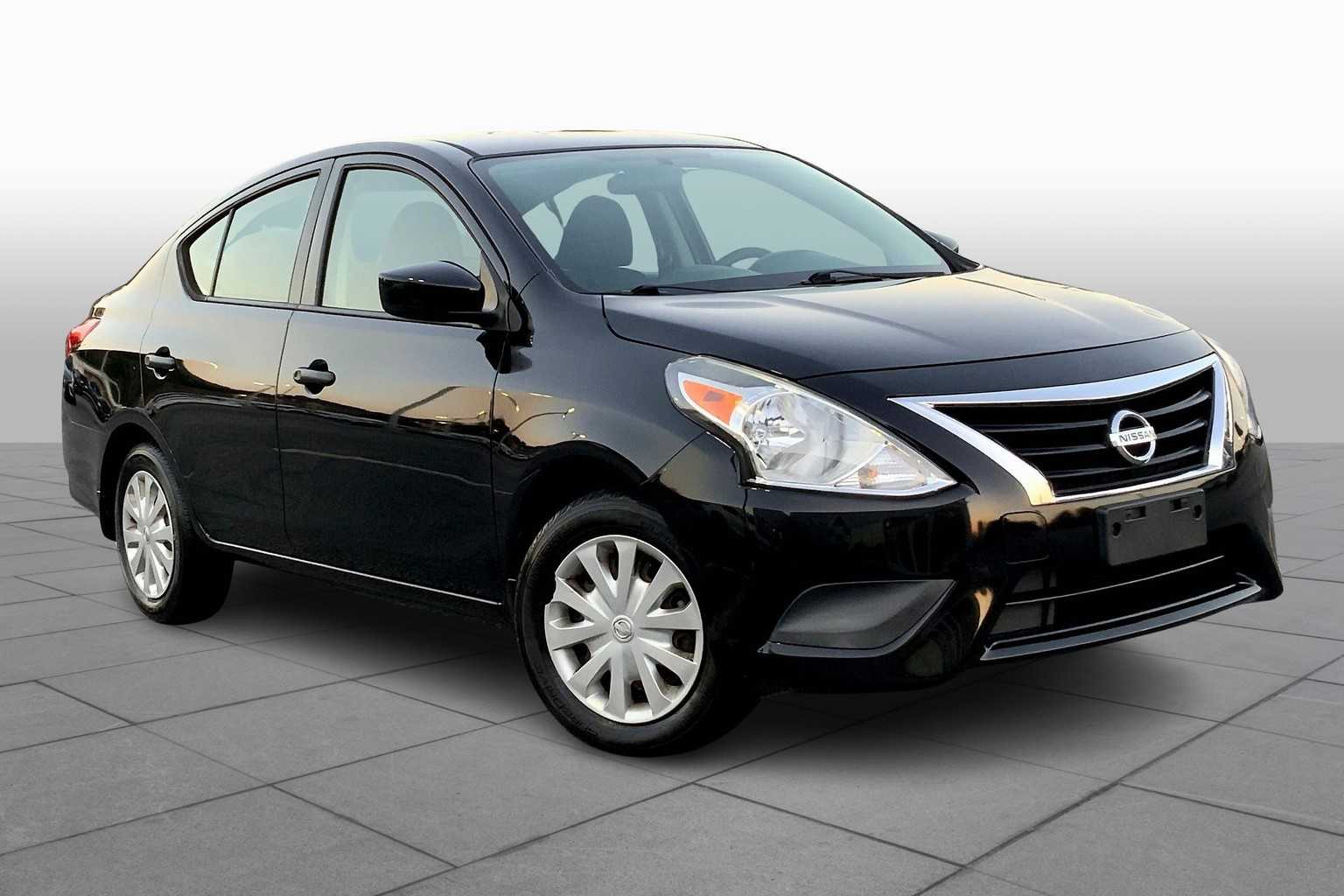 2018 Nissan Versa 1.6 S photo 2