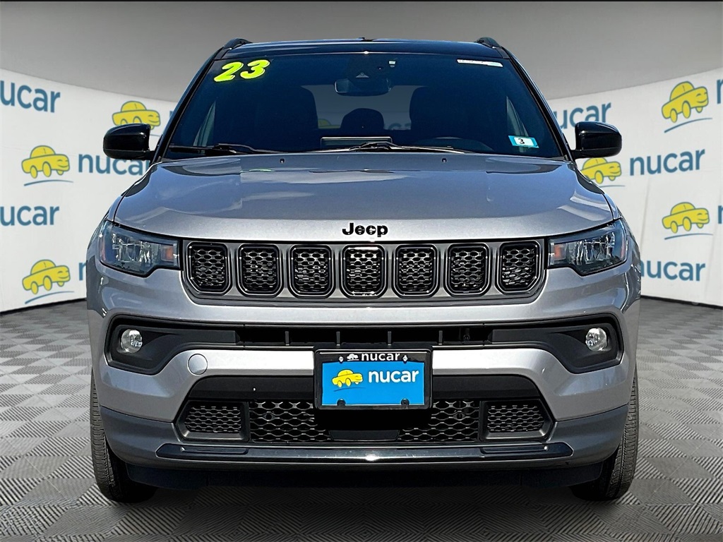 2023 Jeep Compass Altitude photo 2