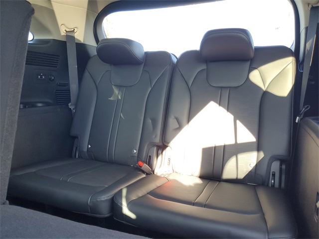 2025 Kia Sorento S photo 9