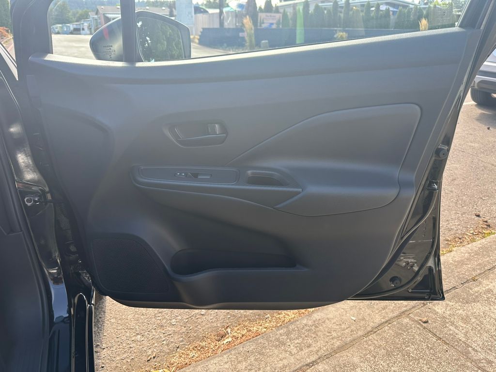 2025 Nissan Versa 1.6 S photo 21