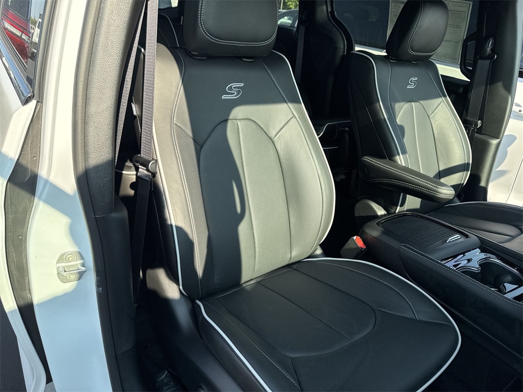 2026 Chrysler Pacifica Limited photo 32