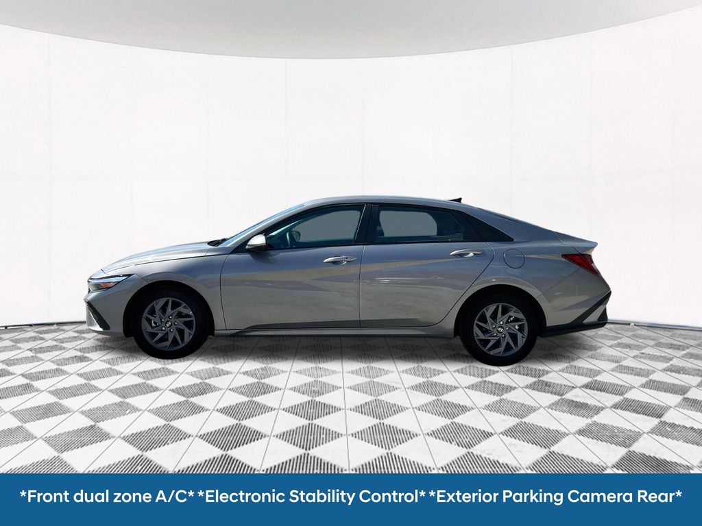 2025 Hyundai Elantra Hybrid Blue photo 3