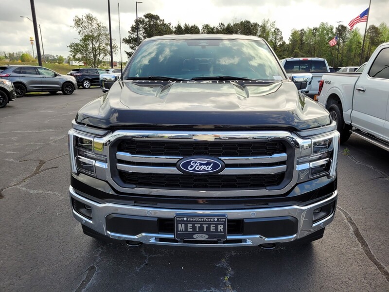 2025 Ford F-150 Lariat photo 2