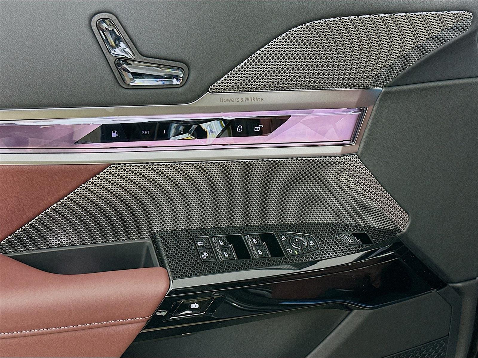 2026 Bmw 750e photo 16