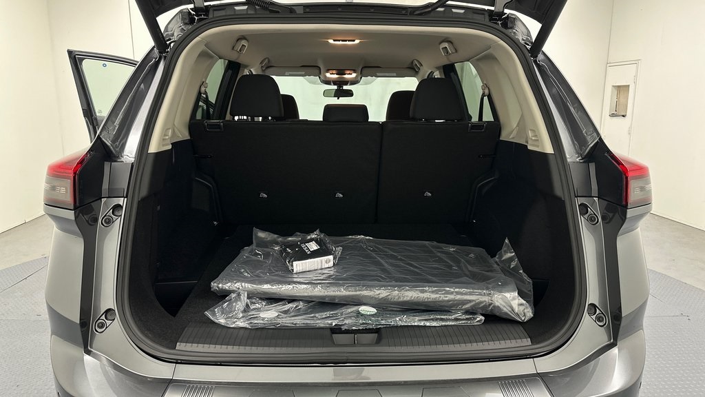 2026 Nissan Rogue SV photo 12