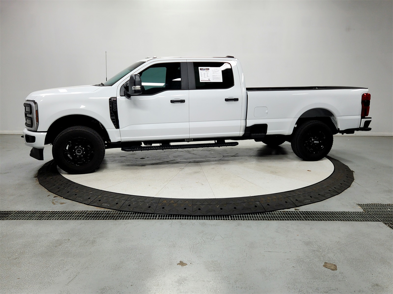 2024 Ford F-250 XL photo 2