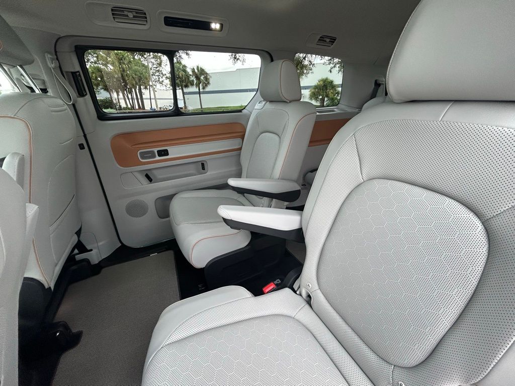 2025 Volkswagen ID. Buzz Pro Plus photo 51