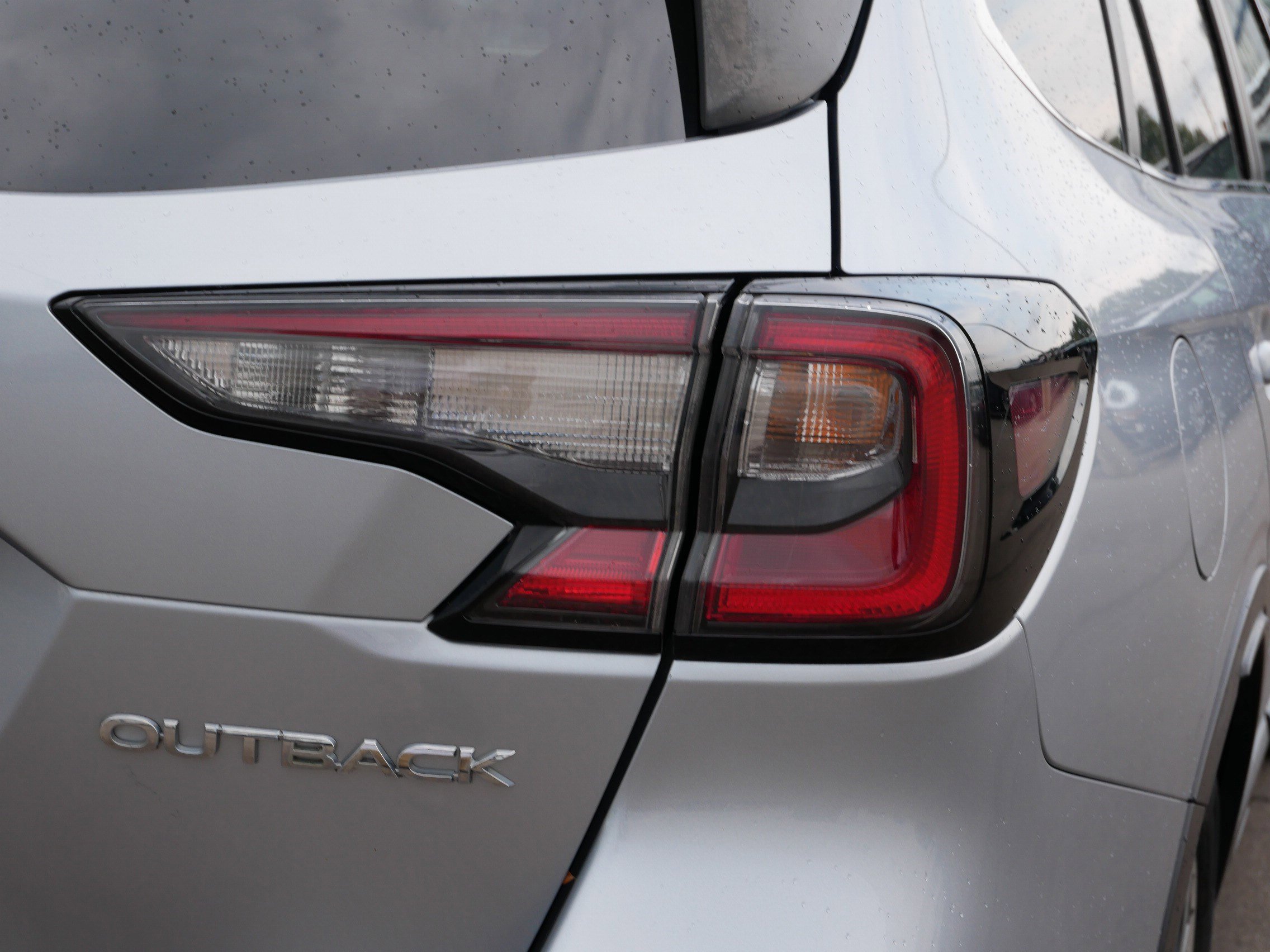 2020 Subaru Outback Limited photo 17