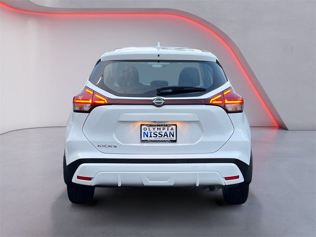 2024 Nissan Kicks S photo 3