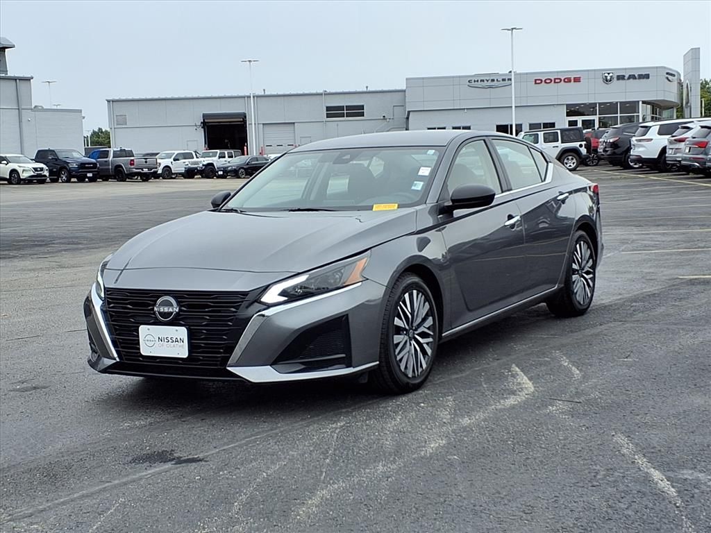Used 2024 Nissan Altima SV with VIN 1N4BL4DV3RN351813 for sale in Kansas City