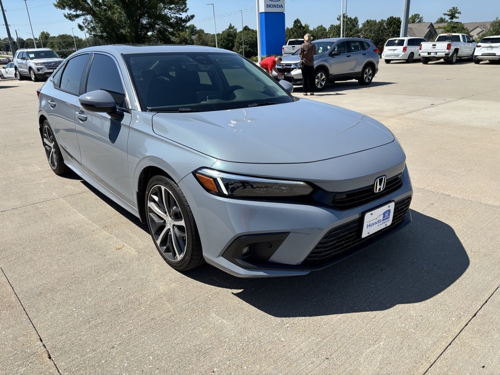 2024 Honda Civic Touring photo 2