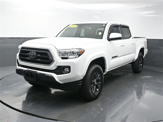 2022 Toyota Tacoma SR5 photo 3
