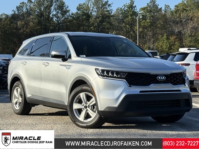 2021 Kia Sorento LX's photo