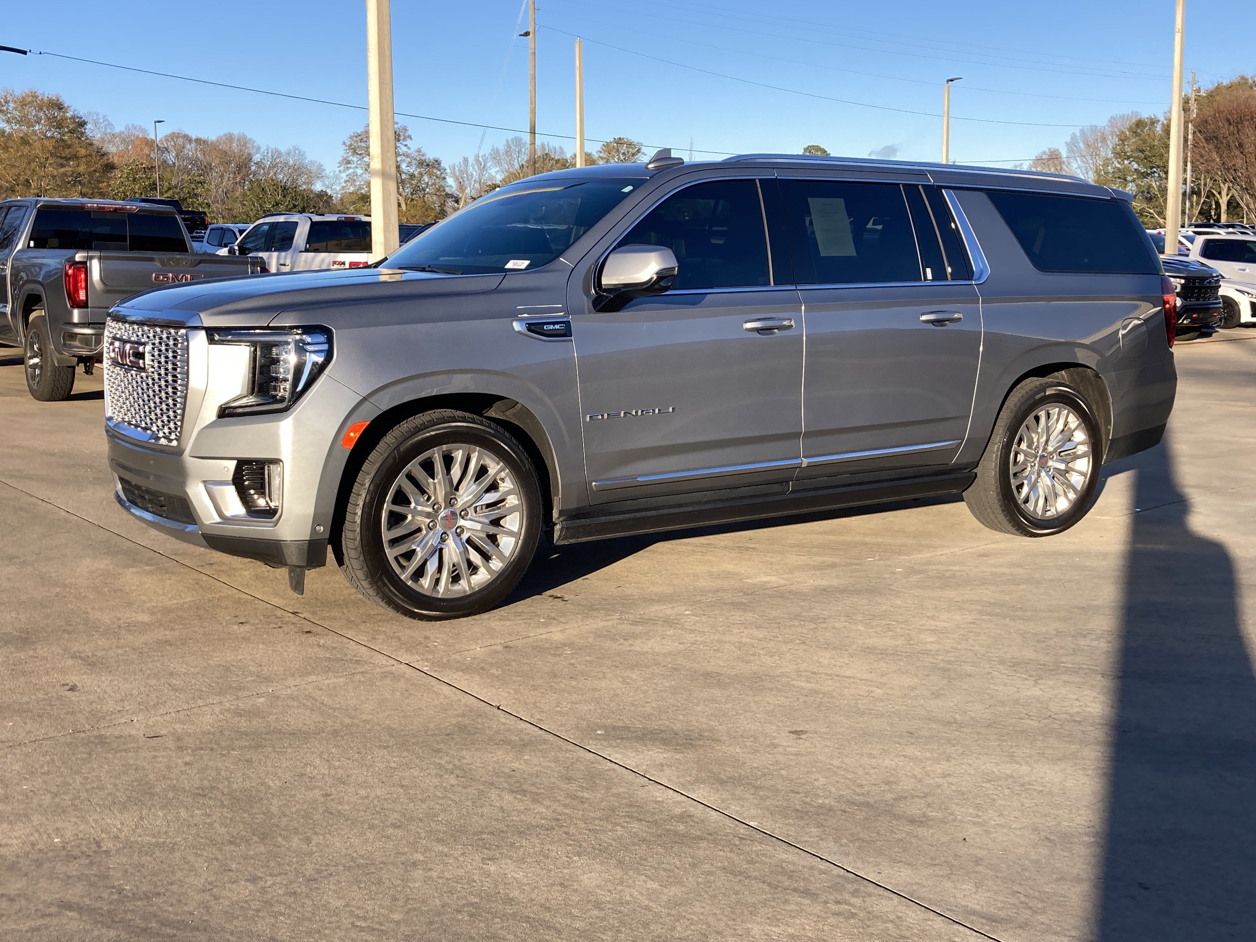 2023 GMC Yukon XL Denali's photo