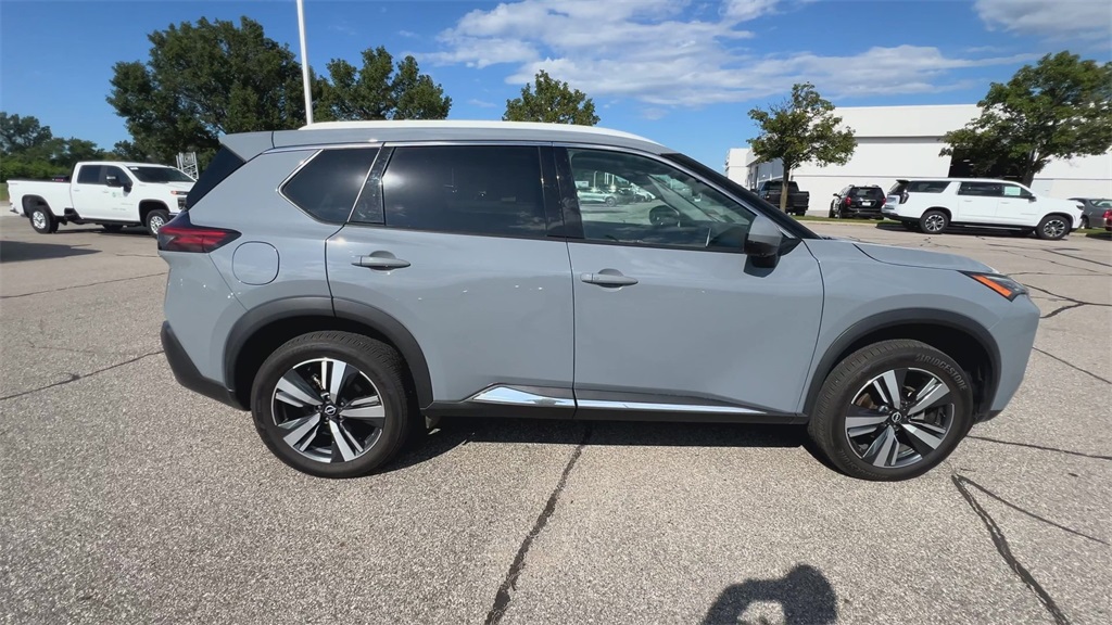 2023 Nissan Rogue SL photo 9