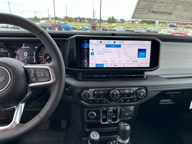 2024 Jeep Wrangler Sahara photo 16