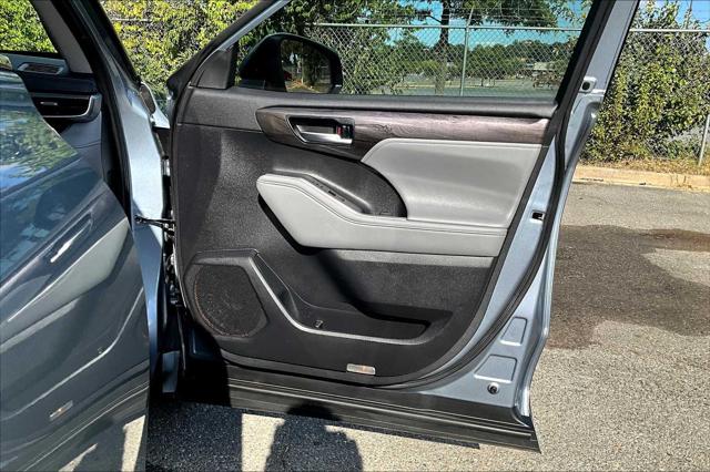 2023 Toyota Highlander Limited photo 22