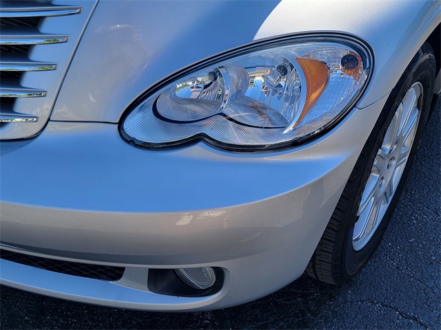 2010 Chrysler PT Cruiser Touring photo 10