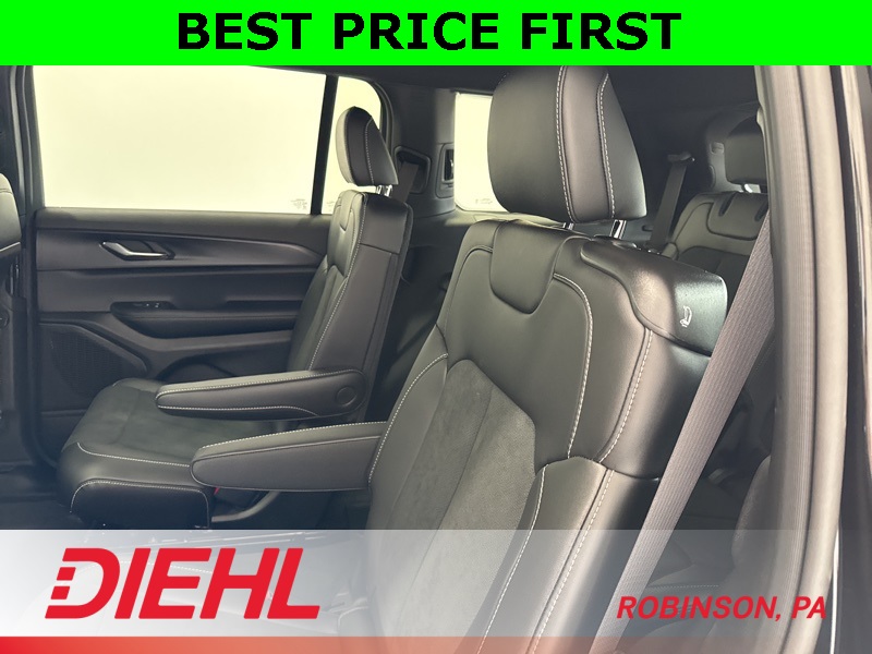2025 Jeep Grand Cherokee Altitude photo 5