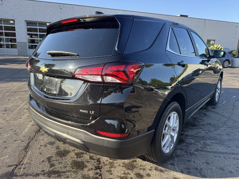 2022 Chevrolet Equinox LT photo 3