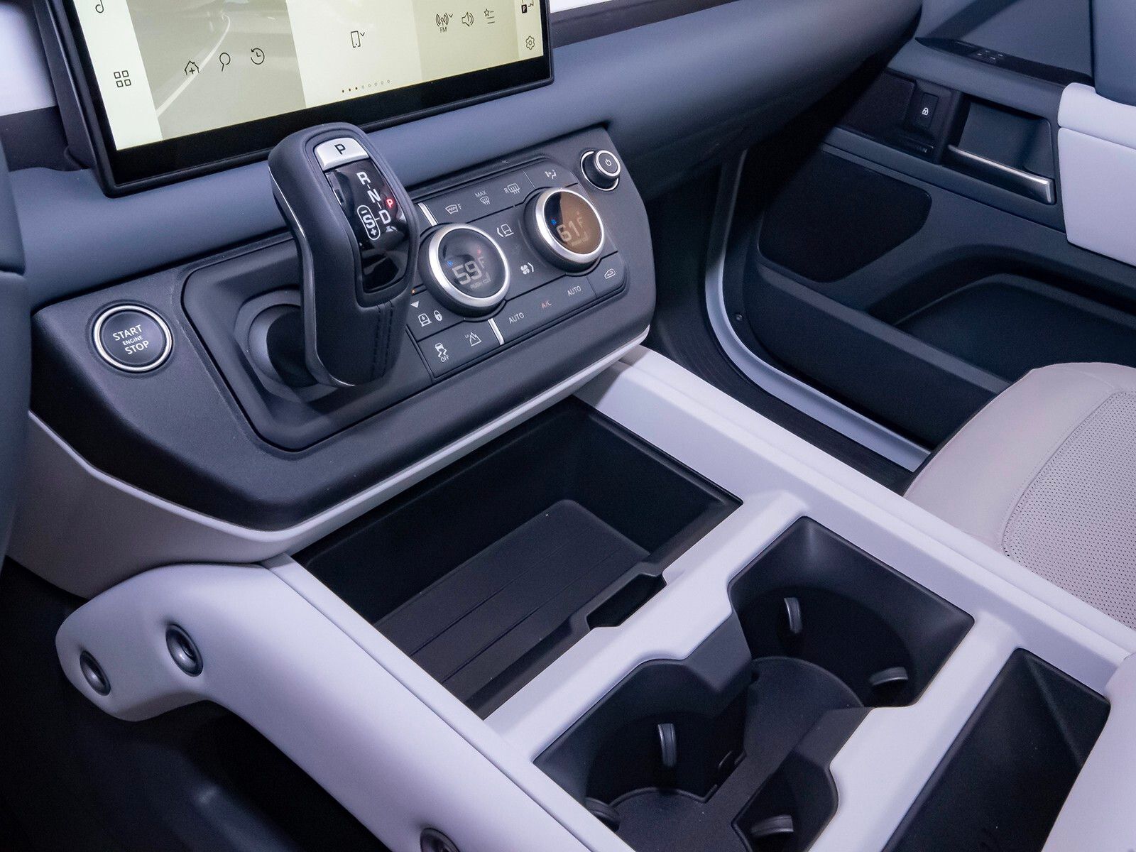 2025 Land Rover Defender 110 S photo 30