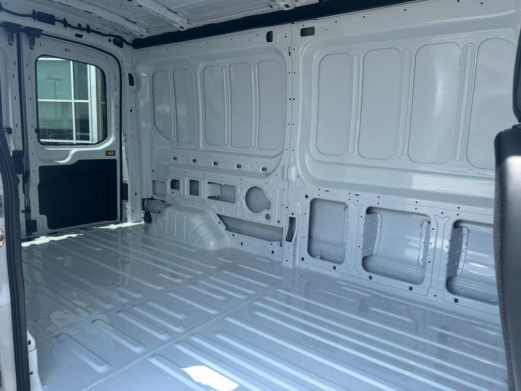 2025 Ford Transit Cargo Van photo 7