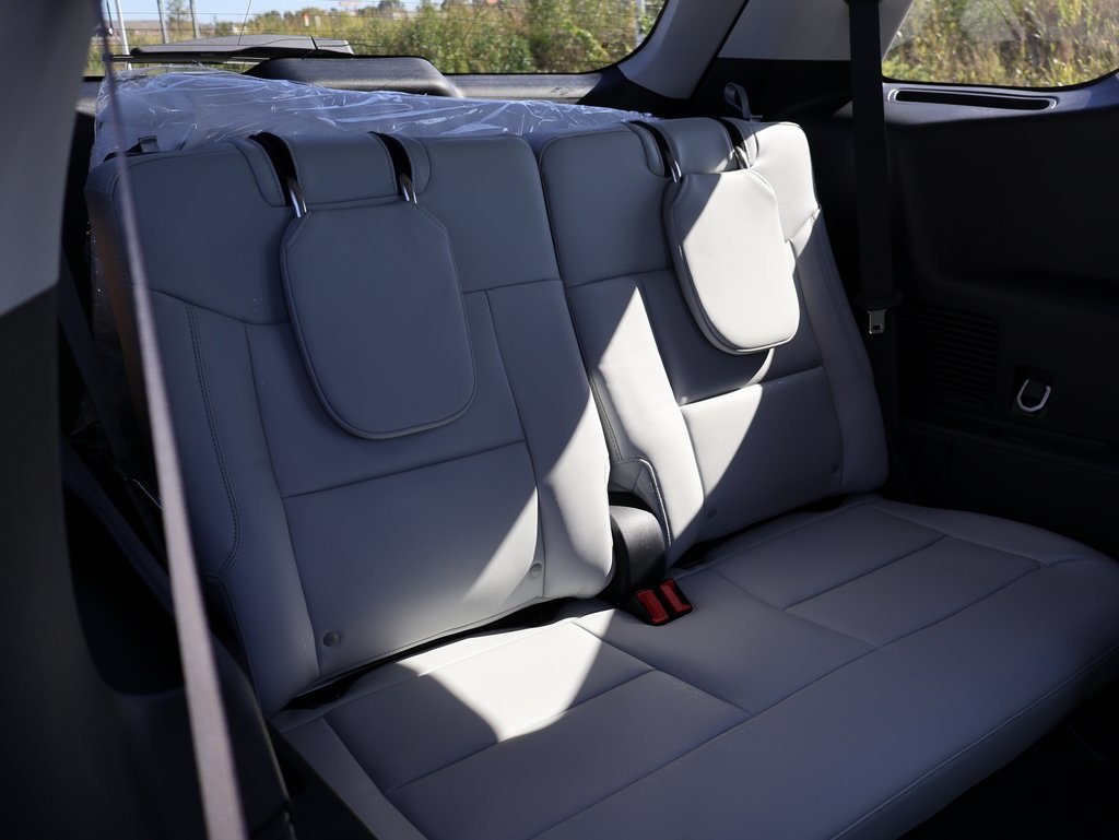 2025 Ford Explorer Platinum photo 13