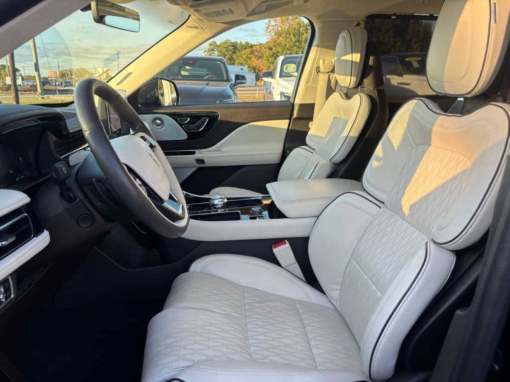 2024 Lincoln Aviator Black Label photo 4