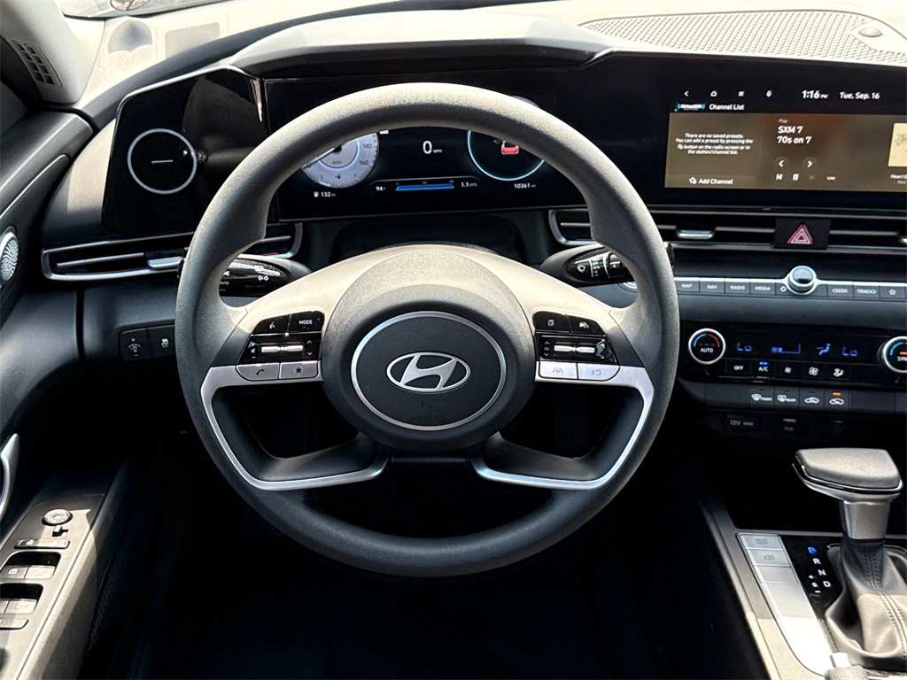 2024 Hyundai Elantra SEL photo 23