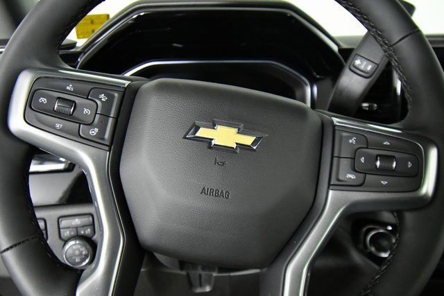 2025 Chevrolet Silverado 3500HD LT photo 2