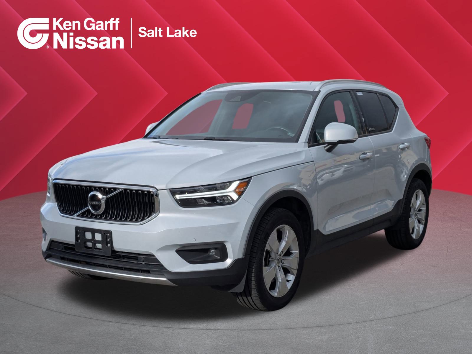 2022 Volvo XC40 Momentum's photo